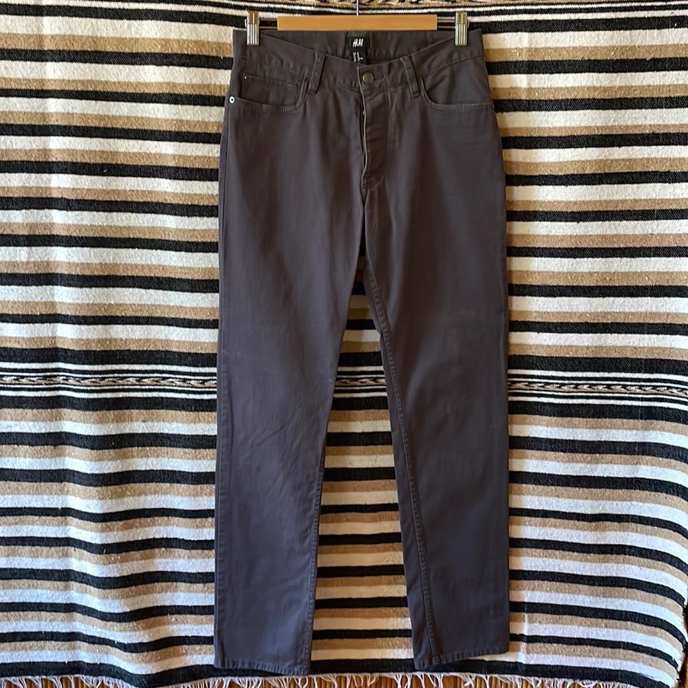 H&M Men’s Regular Button-Fly Jeans, 29